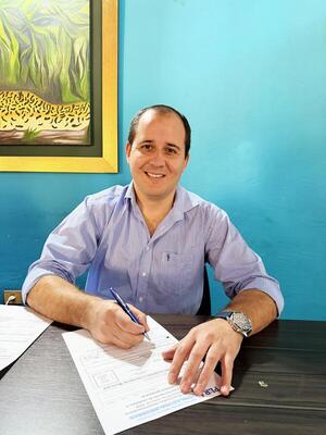 Carlos Pereira formalizó su candidatura a la Intendencia de Encarnación tras concretarse la inscripción oficial ante las instancias correspondientes.