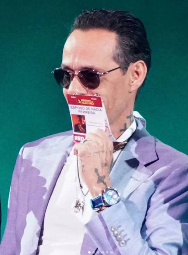 El día en que Marc Antonhy actuó con la credencial que decía "esposo de Nadia Ferreira"