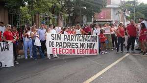 Conflicto en colegio privado: padres presentaron amparo contra nombramiento de nuevo director - Nacionales - ABC Color