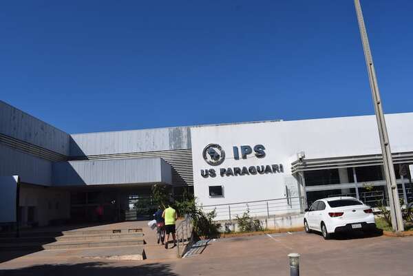 Unos 5.000 asegurados del IPS de Paraguarí están sin ambulancia y con faltantes de medicamentos - Nacionales - ABC Color