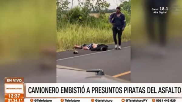 Camionero embiste a presuntos piratas del asfalto