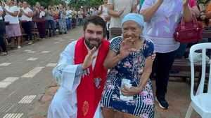 Doña Blasia cumplió 100 años y fue homenajeada como símbolo de vida y comunidad en Concepción