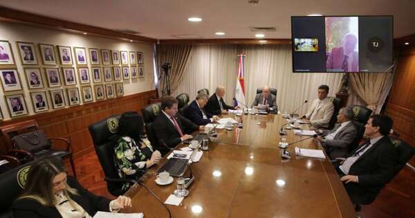 La Nación / Corte Suprema acepta renuncias de magistrados, defensores públicos y fiscales por jubilación