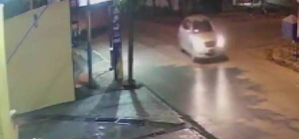 Se compró un auto, en el primer viaje ya le robaron