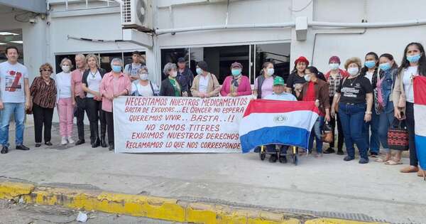 La Nación / Pacientes oncológicos del IPS claman atención digna