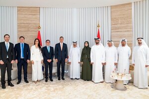 Peña firma acuerdos con EAU para Tren de Cercanías y más