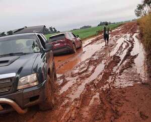Acusan a la ministra Claudia Centurión de actuar como “gerente” de Tape Porã - Economía - ABC Color