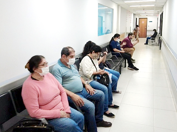 Popular / Asegurados denuncian atención mbegue en IPS de Luque