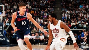 Los Cavs arrasan a la espera de Harden