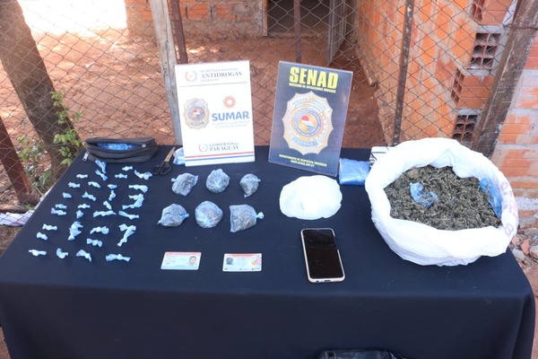 Popular / SENAD desarticula foco de microtráfico vinculado a barras bravas en Luque