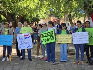 Docentes y personal de salud se movilizan en Concepción contra la reforma de la Caja Fiscal - Concepción al Día