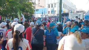 Caja Fiscal: en medio del debate, se inicia multitudinaria marcha - Política - ABC Color