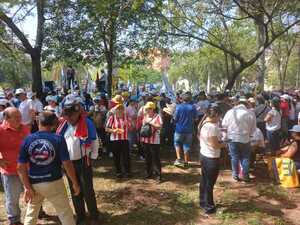 Docentes y personal de blanco se manifiestan contra la reforma de la Caja Fiscal - La Tribuna