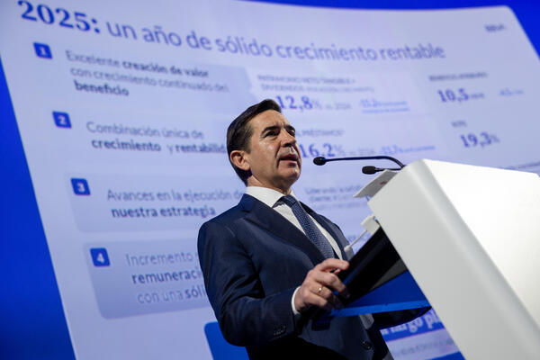 BBVA gana 4,5% más en 2025 y su beneficio supera por primera vez más de US$12.000 millones