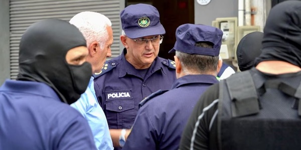 Túnel para robar banco en Uruguay sale mal a paraguayos