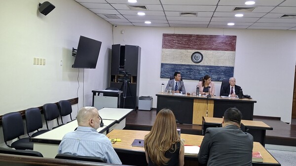 Posponen para mañana juicio oral a ex candidato presidencial Payo Cubas