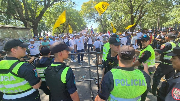 Reforma de Caja Fiscal: Docentes anuncian huelga nacional para el 23 de febrero