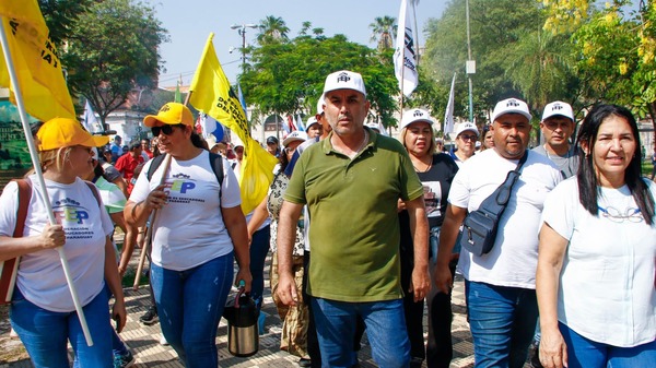 Gremios docentes convocan a huelga nacional para el 23 de febrero en rechazo a la reforma de la Caja Fiscal - La Tribuna