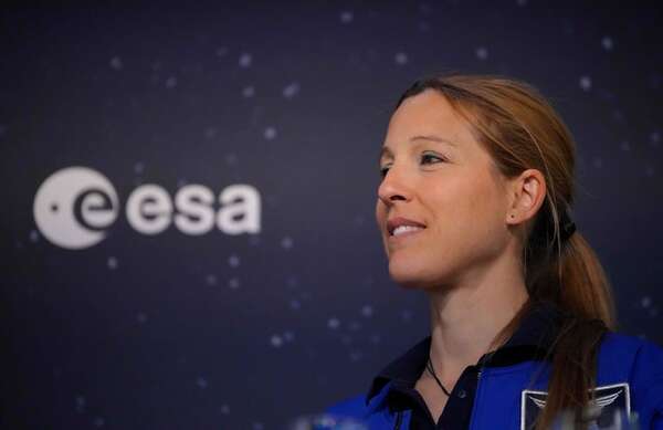 Nueva tripulación lista para partir a la EEI tras evacuación médica de la Crew-11 - Ciencia - ABC Color