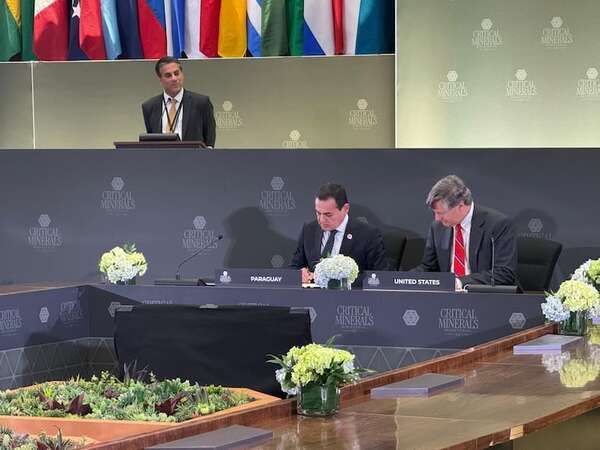 ¿Qué es lo que firmó el gobierno de Santiago Peña en Washington? - Mundo - ABC Color