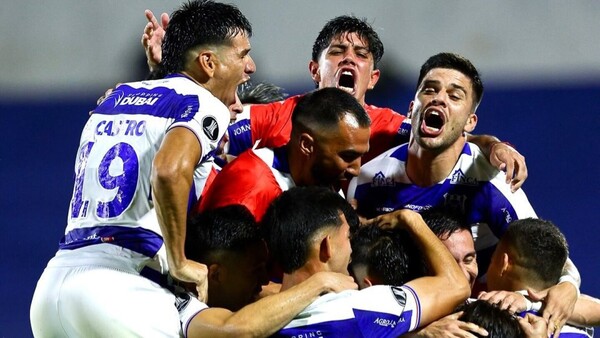 El 2 de Mayo vibra con una noche histórica y memorable tras vencer al Alianza Lima