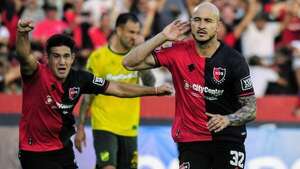 Carlos “Cocoliso” González, a un paso de Independiente del Valle - Fútbol Internacional - ABC Color