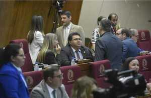 Diputados mantienen jubilación vip: seguirán cobrando G. 30,3 millones y aportarán menos que docentes - Noticiero Paraguay