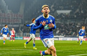 Julio Enciso anota dos golazos y Racing de Estrasburgo avanza en la Copa de Francia