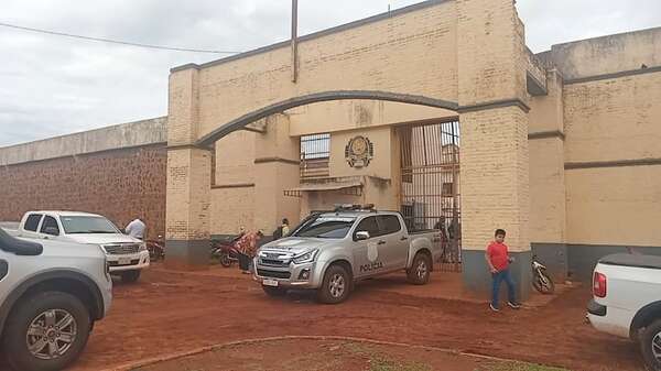 Hurto de armas en penal de PJC: tres guardiacárceles imputados van a prisión y uno a su casa - Policiales - ABC Color