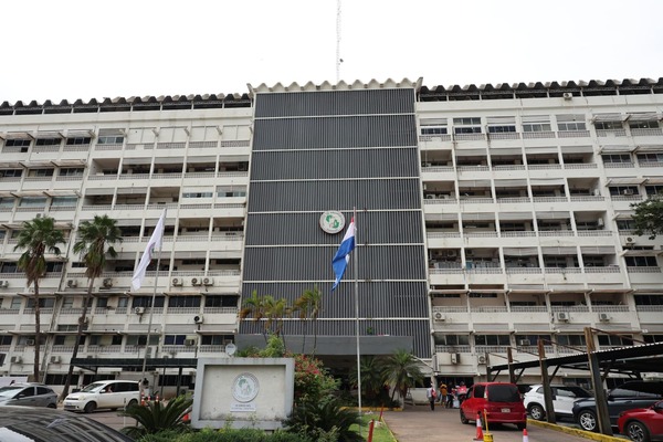 IPS en crisis: Renuncias, despidos y reforma del Consejo