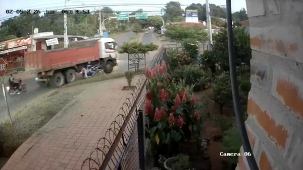 Maniobra indebida de motociclista le cuesta la vida a una mujer en Capiatá