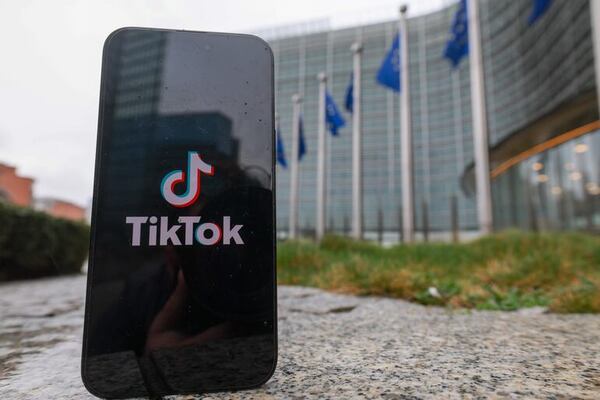 Comisión Europea concluye que el diseño “adictivo” de TikTok vulnera la ley comunitaria - Mundo - ABC Color