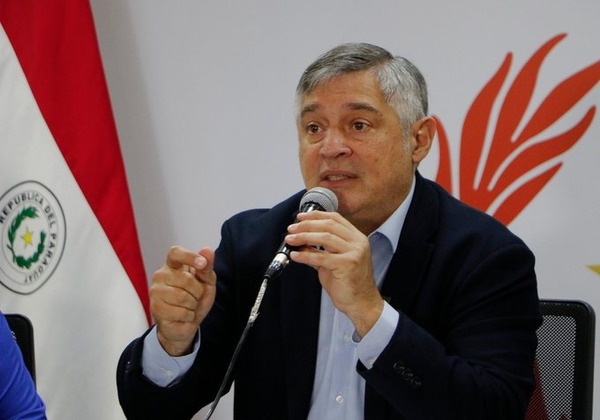 Ministro advierte que no será complaciente y priorizará presencialidad ante paro docente - ADN Digital