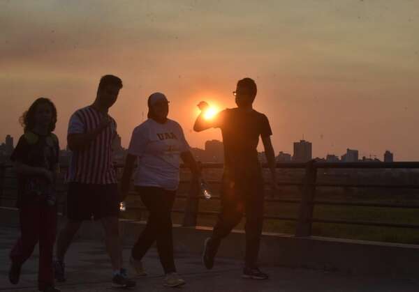 ¿Hasta cuándo se mantendrá el intenso calor? Esto dice la Dirección de Meteorología - Nacionales - ABC Color
