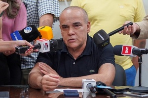 Piden sesión extraordinaria del Senado el martes para tratar reformas «fiscal y parlamentaria»