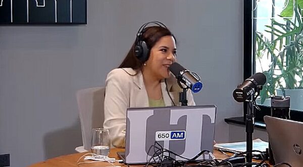 Johanna Ortega explica la encuesta de la oposición en Asunción