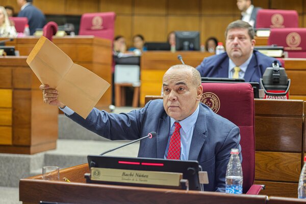 Cartismo impulsa sesión extra del Senado por la Caja Fiscal en medio de creciente tensión política