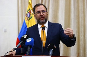 Venezuela afea a Perú que "opine de democracia" tras su encuentro con la opositora Machado en Washington