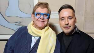 Elton John denuncia la intrusión "aberrante" del Daily Mail en su vida privada