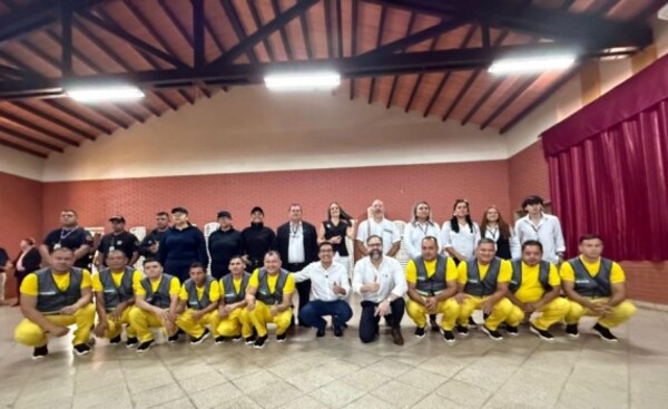 Internos participan en limpieza y mantenimiento de espacios públicos