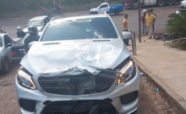 Motociclista sufre lesiones en violento accidente