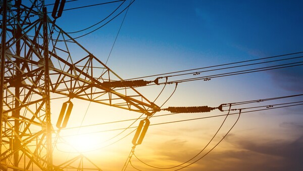 Sin luz y con calor extremo: Problemas en la transmisión afecta a Itapúa