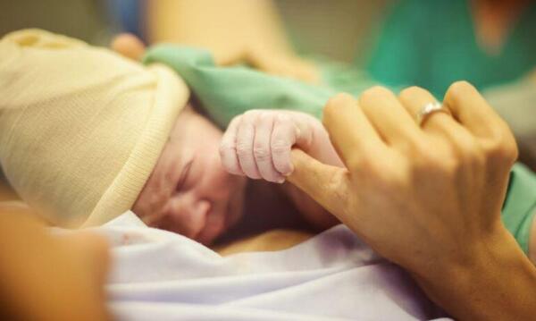 Por qué una de las causas del descenso de la natalidad puede ser la prosperidad