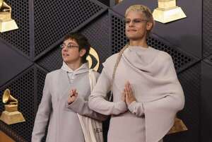 Un anuncio inesperado: Sting revela el nuevo proyecto discográfico de CA7RIEL y Paco Amoroso - Música - ABC Color