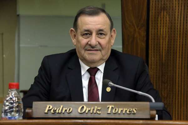 Video: docente escrachó a diputado Pedro Ortiz por apoyar reforma de la Caja Fiscal - Política - ABC Color