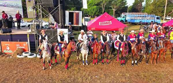 Caapucú celebra 30 años de la Fiesta Nacional del Arriero