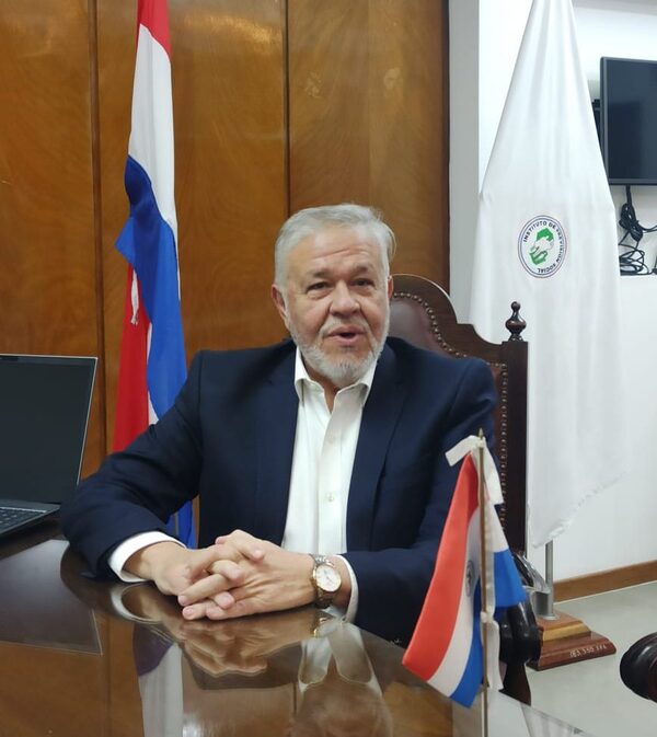 El IPS se hunde y Brítez responde con medidas que no cambian nada