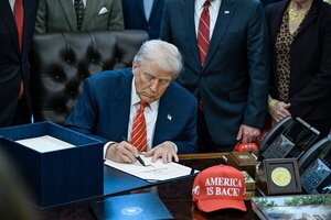 Trump dice que su estilo impredecible le da ventaja. Pero tiene un costo