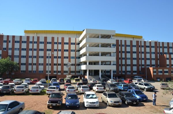 Clínicas: así funciona la Torre de Consultorios y por qué hay demoras en los turnos » San Lorenzo PY