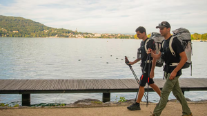 Dos franceses culminan épica caminata de 12.850 km desde Francia hasta Shanghái